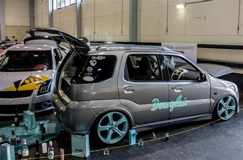 Pembayaran mudah, pengiriman cepat & bisa cicil 0%. Gepimpter Suzuki Ignis. Foto: Automobil Tuning Show, März 2017. - Fahrzeugbilder.de