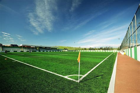 Applications De Gazon Artificiel Dans Les Terrains De Football Reform
