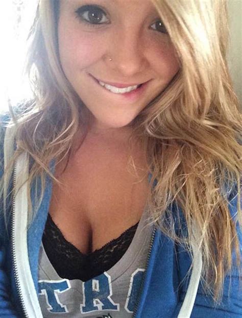 Hot College Facebook Girls 20 Beautiful Blonde Girl Girls Selfies