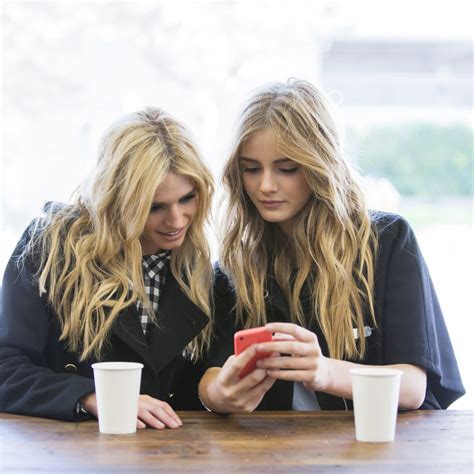 Signs Youre Addicted To Social Media Popsugar Tech