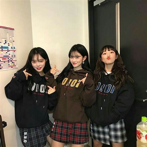 Pin Oleh Hanshin Di Korea Girls Gaya Ulzzang Gaya Korea Pesta Piyama