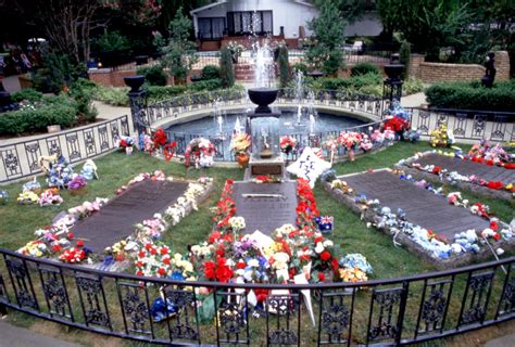 Lisa Marie Sang About A Space At Graceland For Her To Be Buried