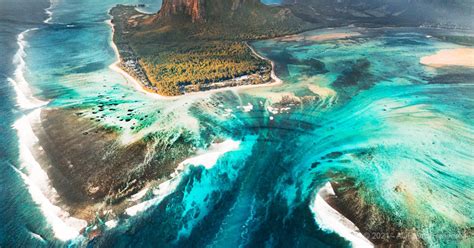 Behold The “underwater Waterfall” Of Mauritius Madly Odd