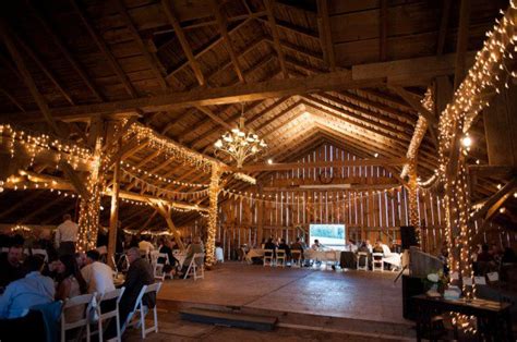And with these 40 diy barn wedding ideas, you'll get just that; How To Light A Barn Wedding - Rustic Wedding Chic