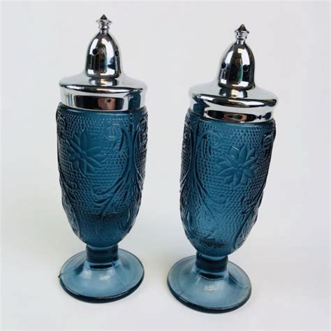 Discover a massive range of sturdy and functional glass salt shaker at alibaba.com. Indiana Glass Salt Pepper Shakers Sandwich Pattern Amber ...