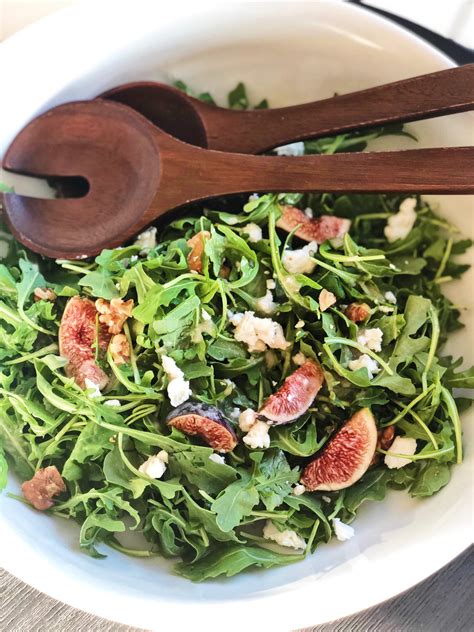 Fig Salad With Baby Arugula Goat Cheese And Walnuts Fabulesley