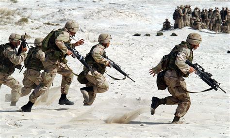 무료 이미지 사람들 육군 미국 싸움 전쟁 힘 무기 병사들 방어 군대 해병대 보병 정찰 시민군 용병