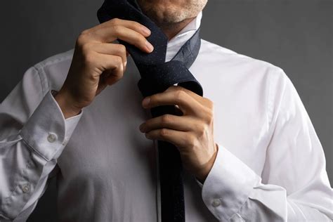 How To Tie A Simple Tie Knot Aka Oriental Knot The Modest Man