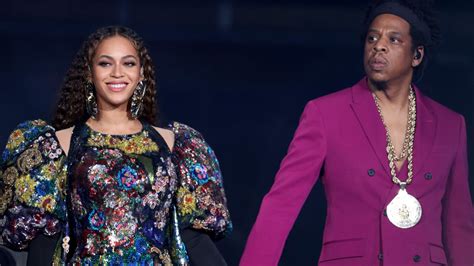 Beyoncé Gets Emotional While Dedicating Glaad Vanguard Award To Her