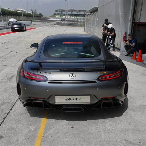 Mercedes benz amg gtr 4.0 (a) limited. 2019 Updated 585hp AMG GT R & 557hp GT C arrives Malaysia!