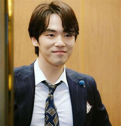 He was a vocalist of the south korean boy group shinee, and further participated in s.m. Kim Jung Hyun in the series Crash Landing on You di 2020