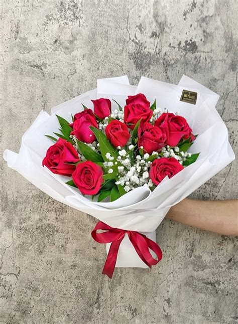 @_izztlamira we do as you please! L90 Rose Hand Bouquet | Same day flower delivery to ...