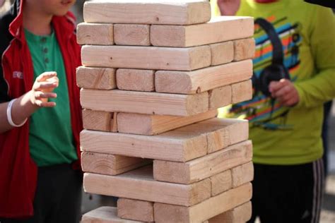 Giant Jenga How To Play Step By Step Rules Diy Guide Gamesver