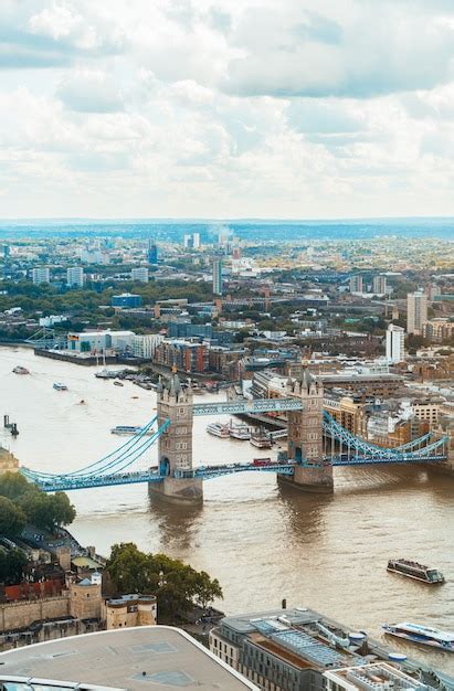 Luchtfoto London City Met Rivier De Theems Verenigd Koninkrijk Premium Foto