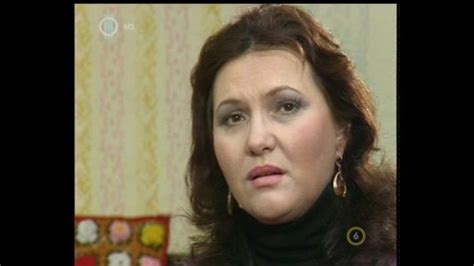 Megvillantotta formás fenekét ördög nóra, hernádi judit nem bánt meg semmit, katalin hercegné két különböző méretű cipőt hord, és még sok érdekesség bulvárösszefoglalónkban. Nemzeti Audiovizuális Archívum