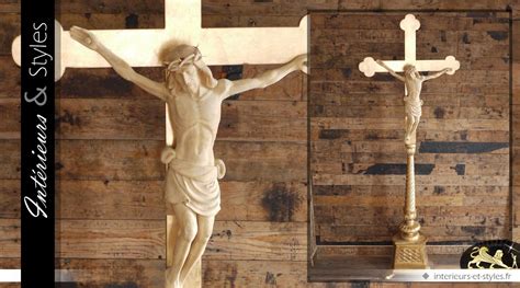Très Grand Crucifix En Bois Et Résine Finition Dorée 186 Cm