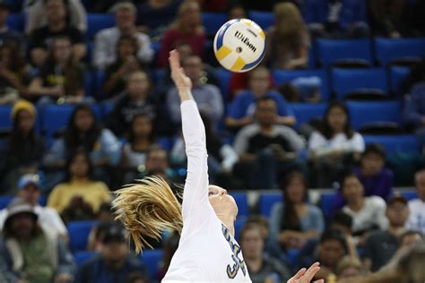 18 Ucla Womens Volleyball Sweeps 25 Colorado Looks To Top 15 Utah