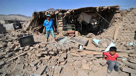 Dos muertos y 65 heridos tras un terremoto en Perú RTVE es