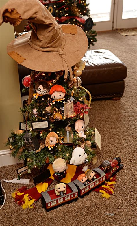 Join the harry potter fan club for free to discover your hogwarts house. Harry Potter Christmas Tree - Housewife Eclectic
