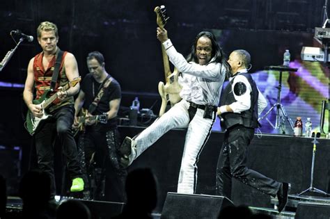 Go Behind The Scenes With Chicago And Earth Wind And Fire Rolling Stone
