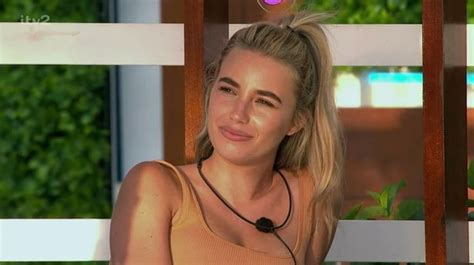 love island fans spot lana s telling look as zara speaks of connection with ron irish mirror