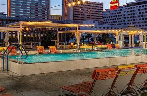 Downtown Grand Pool Cabanas And Daybeds Hours And Info Las Vegas