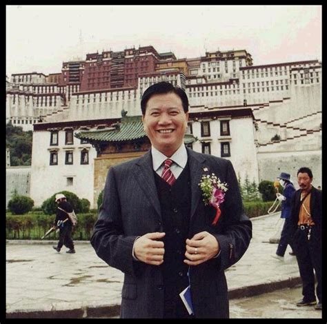 The site owner hides the web page description. 60歲萬梓良近照曝光，火過周潤發，資產千萬，晚年生活疾病纏身，為兒子淪落酒吧走穴 - 每日頭條