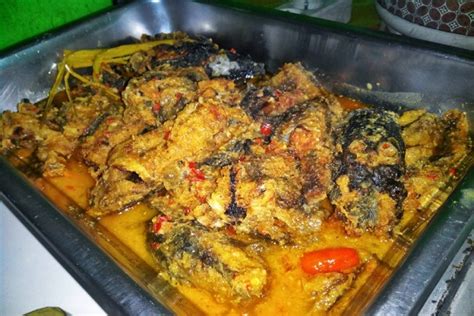 Penjual roti ikan goreng kenari dengan nasi kemangi: Resep Masak Mangut Khas Semarang - diariostew