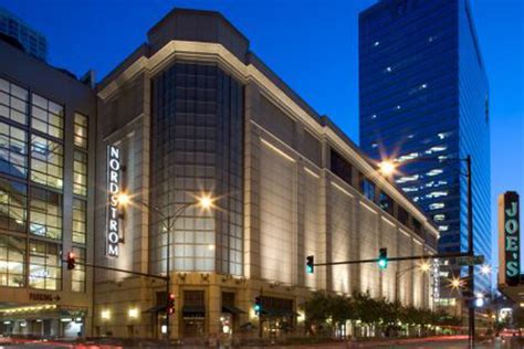 Best Shopping In Chicago The Best Malls Boutiques Shops And Districts