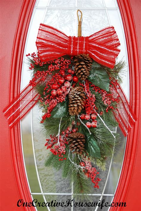 Christmas wreaths, no matter outside or inside you hang them, create a special atmosphere. One Creative Housewife: My Outdoor Christmas Decorations