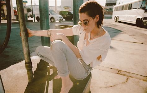 Watch Kristen Stewart In The New Trailer For Personal Shopper Nme