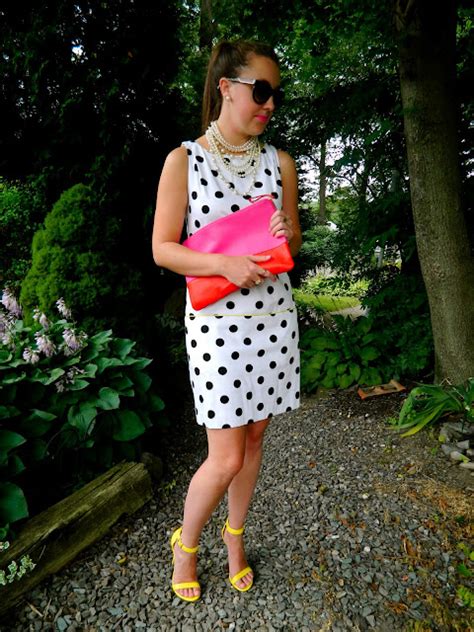 Simple Classy Chic 3ps Pink Polka Dots And Pearls