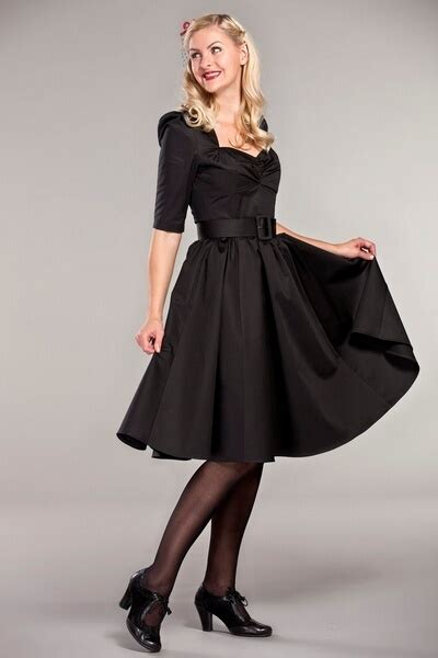 Robe Noire Année 60 Beauté Et Mode