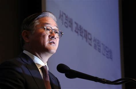 '실적 반토막' 아모레퍼시픽 3세 서민정 무거운 어깨 | 일요신문