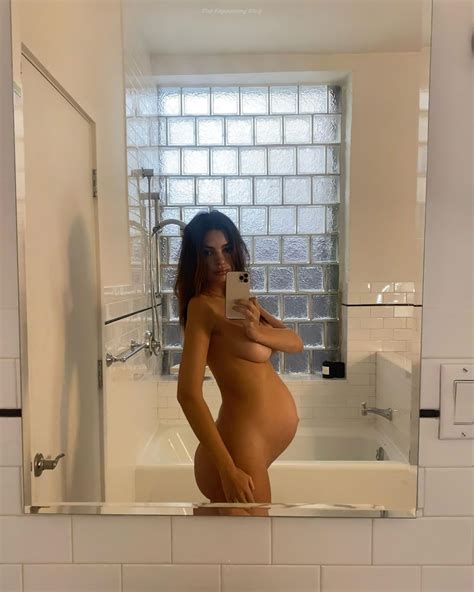 Pregnant Emily Ratajkowski Poses Naked 5 Photos Thefappening