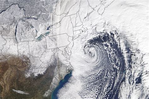 Powerful Winter Storm Pummels The Us East Coast