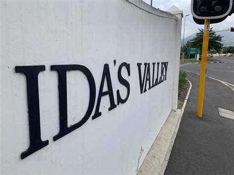 Idas Valley Residents Recieve Title Deeds From Stellenbosch Municipality