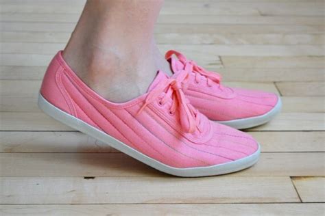 Vtg 80s Neon Pink Lace Up Tennis Shoes By Browncowvintage