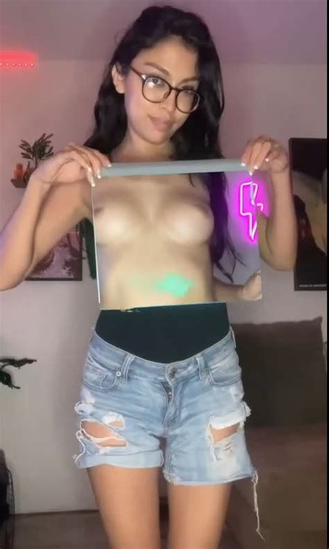 Asian Teen Nude Tik Tok Adult Videos From Tiktok Onlyfans Icloud