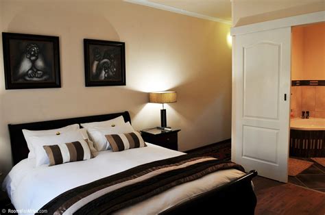 They feature rustic wood and clean. Bird Song Cottage, Parys