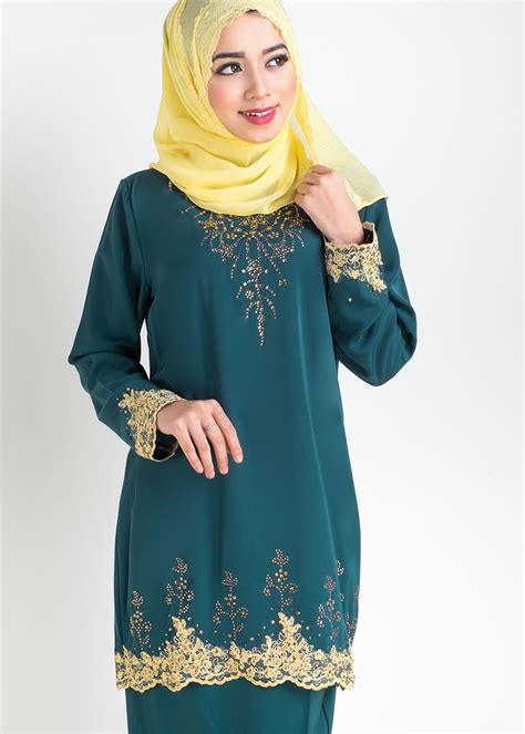 You can wear it as formal atti. Baju Kurung Moden Safiyya Plus Size Green - LovelySuri.com