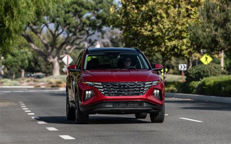 The new 2022 hyundai tucson looks sharp, literally. Comparison - Hyundai Tucson Hybrid 2021 - vs - Kia Sorento ...