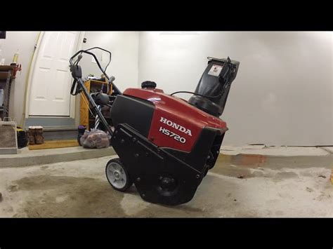 Honda Hs720as 20 In Single Stage Push With Auger Assistance