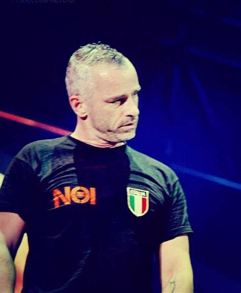 Pin On Eros Ramazzotti