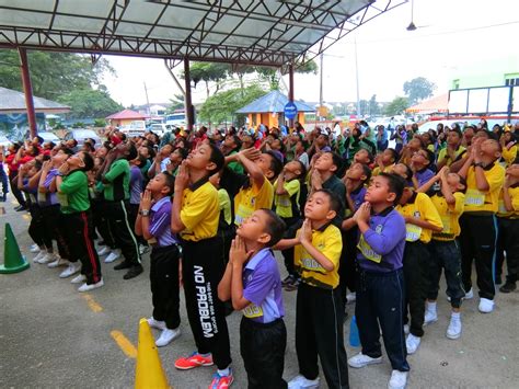 Kawasan persekitaran sk taman klang jaya mp3 duration 1:25 size 3.24 mb / noordiyana aziz 8. GAMBAR MERENTAS DESA ~ SK Taman Klang Utama (BBA0032)