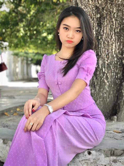 မြန်မာဝတ်စုံ ၊ ပွဲတက်ဝတ်စုံ Model Girl Photo Asian Model Girl