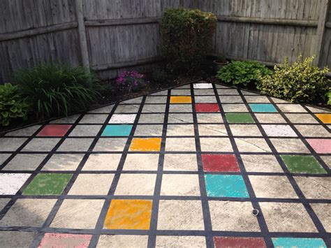 Learn how to build a diy concrete bench with this tutorial from 'ideas 2 live 4'. Small Garden Ideas for Summer | Paint concrete patio ...