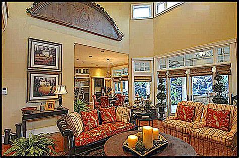Most apartments are privately owned so the interiors vary quite a bit with some interesting tropical colors. European House - 4 Bedrms, 3.5 Baths - 4684 Sq Ft - #115-1174