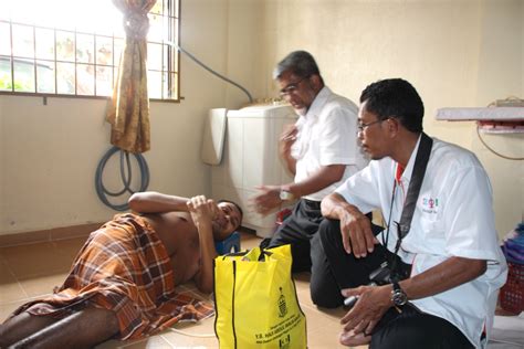 Block 8, kompleks pejabat kerajaan, jalan duta, kuala lumpur. N37 Batu Maung: YB MALIK KASSIM ZIARAH PENDUDUK BUKIT ...