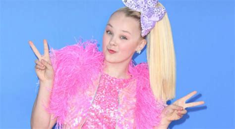 Jojo siwa and girlfriend kylie prew get flirty during disney world date best star snaps of the week: JoJo Siwa Tickets - StubHub